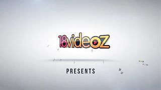 Сочная студентка с классной попкой трахается с парнем на кровати во все щели